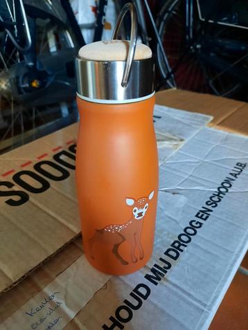 Nieuwe The Zoo drinkfles beschikbaar voor biedingen