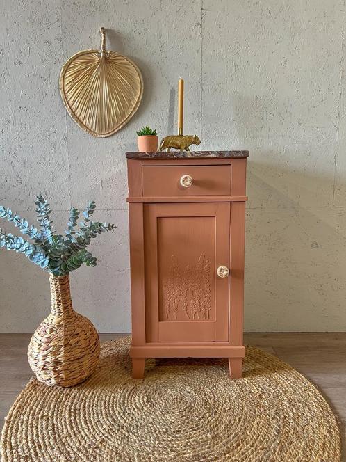 Kastje / nachtkastje met marmer blad in terracotta kleur, Huis en Inrichting, Kasten | Overige, Zo goed als nieuw, Ophalen