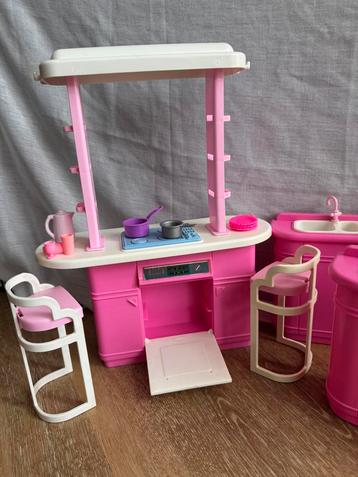 Barbie keukenset 1990  – bar, gootsteen en koelkast beschikbaar voor biedingen