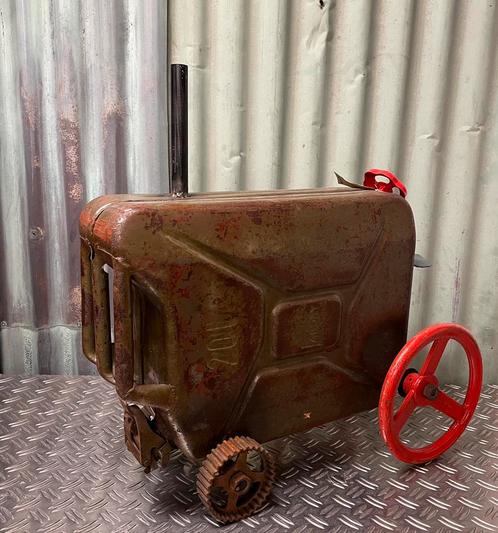 Metalen tractor - oude jerrycan - metal art - upcycling, Huis en Inrichting, Woonaccessoires | Overige, Gebruikt, Ophalen of Verzenden