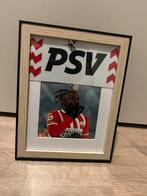 Gesigneerde Bakayoko PSV aanvoerdersband, Oorspronkelijke maker, Nieuw, Ophalen of Verzenden, Foto of Poster