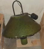 Grote decoratieve hanglamp groen met zwarte metalen details., Ophalen of Verzenden