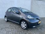 Toyota Aygo 1.0 Airco 5-Deurs | Nieuwe Apk | 1e eigenaar !, Auto's, Toyota, Voorwielaandrijving, Euro 5, Stof, Zwart