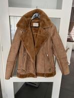 Dikke winterjas/stradivarius, Kleding | Dames, Ophalen of Verzenden, Zo goed als nieuw, Maat 38/40 (M), Zwart