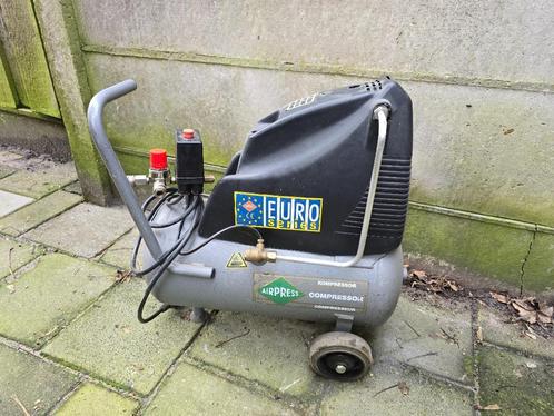 Te koop:Airpres Compressor 210/25, Doe-het-zelf en Verbouw, Overige Doe-het-zelf en Verbouw, Gebruikt, Ophalen