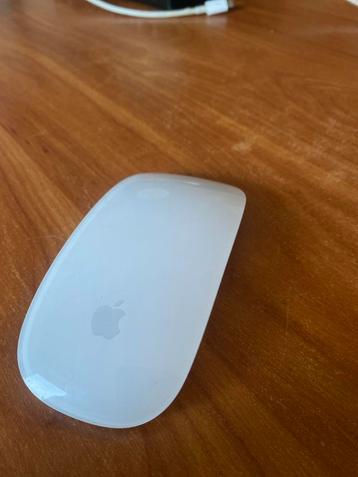 Apple Magic Mouse A1657 - als nieuw beschikbaar voor biedingen