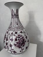 Grote vaas in vietnamwit /paars bloemen, Antiek en Kunst, Antiek | Vazen, Ophalen