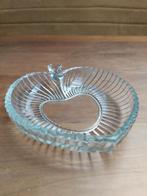 Vintage glazen hart schaaltje met ribbels, Gebruikt, Schaal, Ophalen of Verzenden, Glas