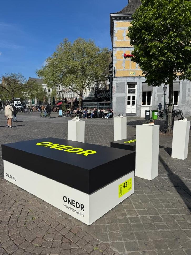 Mega grote schoenedoos van MDF, Zakelijke goederen, Kantoor en Winkelinrichting | Winkel en Inventaris, Ophalen