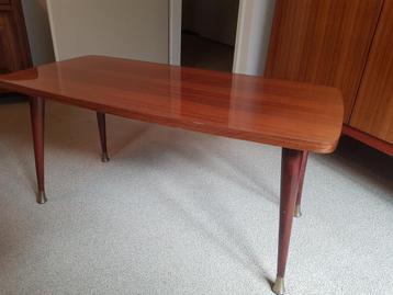 Vintage Tafeltje beschikbaar voor biedingen