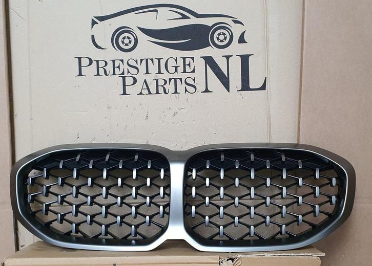 Grill BMW 1 Serie F40 M PERFORMANCE TITANIUM Grille 7450961, Auto-onderdelen, Carrosserie en Plaatwerk, Bumper, Voor, Gebruikt