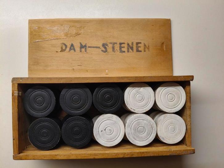 Vintage Damstenen in Houten Doos, Hobby en Vrije tijd, Gezelschapsspellen | Bordspellen, Gebruikt, Een of twee spelers, Ophalen of Verzenden