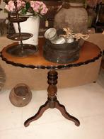 Verschillende oude tafeltjes  bij OUWE LIEFDE, Antiek en Kunst, Ophalen of Verzenden