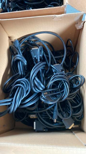 25xHDMI x DVI om iets oudere monitoren aan te sluiten beschikbaar voor biedingen