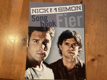 CD FIER - Nick en Simon beschikbaar voor biedingen