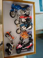 doos 32 met model motor fietsen, Hobby en Vrije tijd, Modelauto's | Overige schalen, Ophalen of Verzenden, Gebruikt, Motor