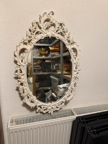 Vintage Barok Spiegel - Wit, Sierlijk & Chic beschikbaar voor biedingen