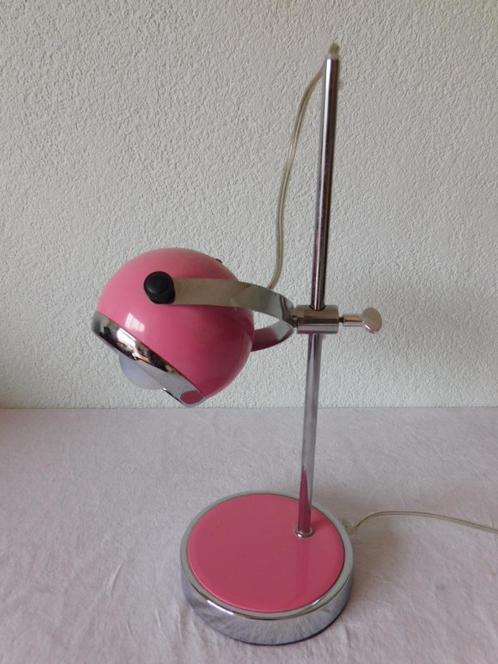 Roze bureaulampje, bollamp op stang, verschuifbaar tot max 3, Huis en Inrichting, Lampen | Tafellampen, Gebruikt, Minder dan 50 cm