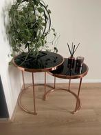 Twee koperkleurige salon/bijzettafels met zwart glas, Ophalen, Minder dan 45 cm, Minder dan 55 cm, Rond