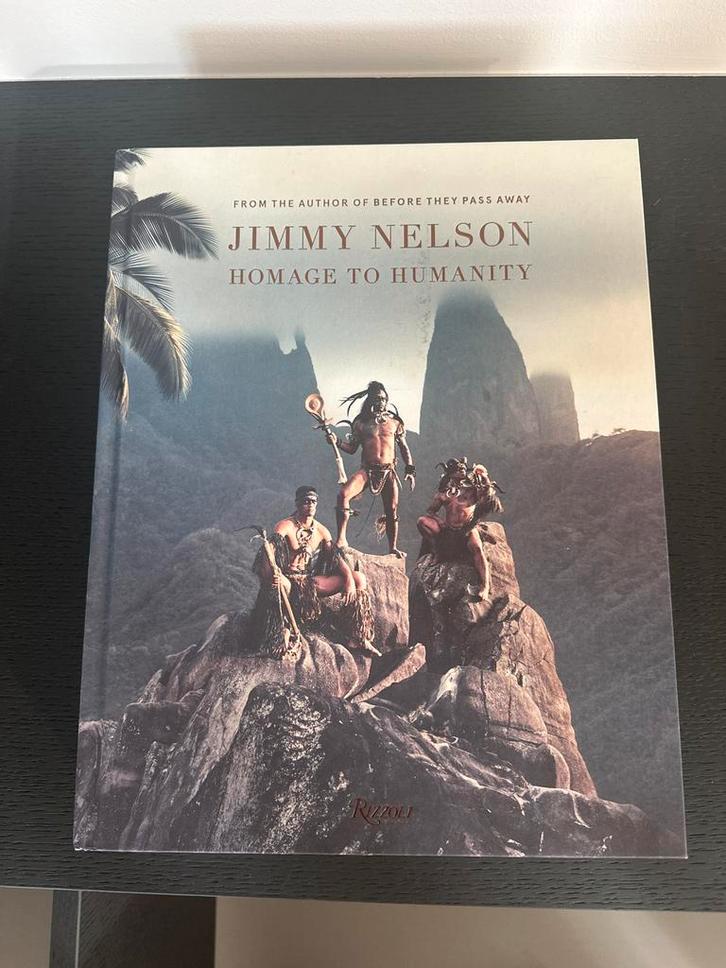 Jimmy Nelson - Homage to Humanity (Nieuwstaat), Boeken, Kunst en Cultuur | Fotografie en Design, Nieuw, Fotografen, Ophalen of Verzenden