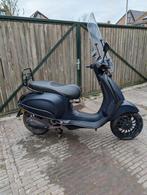 Vespa Piaggio Sprint 2017 - mat blauw, Fietsen en Brommers, Scooters | Piaggio, Ophalen, Gebruikt, Benzine, Overige modellen