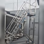 Zarges Mobiele Bordesstrap, hoogte 2,4m in stevige profielen, Doe-het-zelf en Verbouw, Ladders en Trappen, Ophalen, Zo goed als nieuw