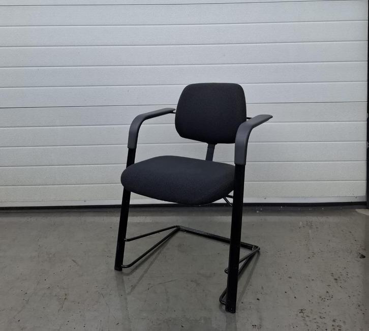 HAG conferentie slede stoelen., Huis en Inrichting, Stoelen, Gebruikt, Vijf, Zes of meer stoelen, Stof, Zwart, Ophalen