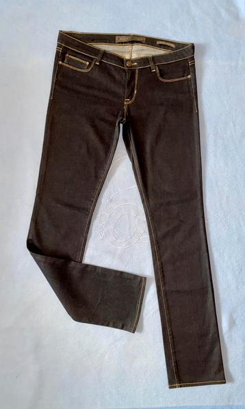 Mooie zgan spijkerbroek van merk Guess in maat  30/34 beschikbaar voor biedingen