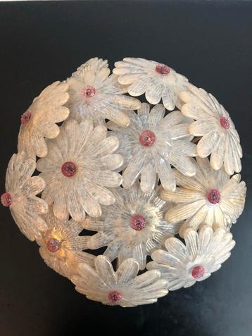 Murano, Parelmoerroze bloemen, jaren 40-50 kroonluchter beschikbaar voor biedingen
