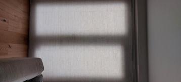 Plissegordijn Luxaflex beschikbaar voor biedingen
