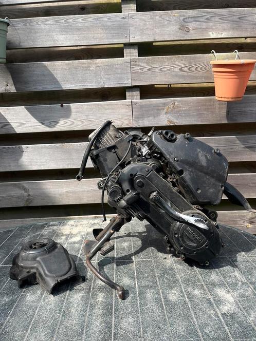 Vespa sprint/primavera blok 4t 2v, Fietsen en Brommers, Brommeronderdelen | Scooters, Gebruikt, Vespa, Blok, Ophalen