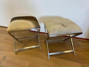 Kruk / proef met vachtbekleding - 2 stuks beschikbaar voor biedingen