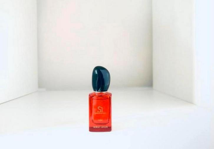 Giorgio Armani, Sì Passione Eclat Miniatuur⚜️♥️⚜️, Sieraden, Tassen en Uiterlijk, Uiterlijk | Parfum, Nieuw, Ophalen of Verzenden