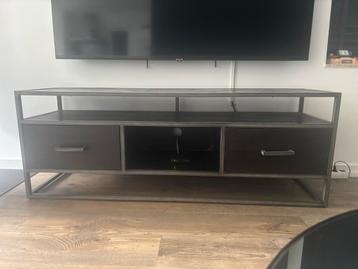 Stijlvol TV-meubel Visgraat - 155cm beschikbaar voor biedingen
