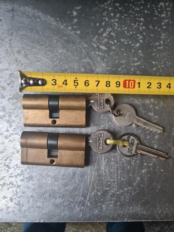 2 Cilinders met Sleutels - Slotcilinders beschikbaar voor biedingen