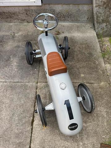 Retro roller loopauto beschikbaar voor biedingen