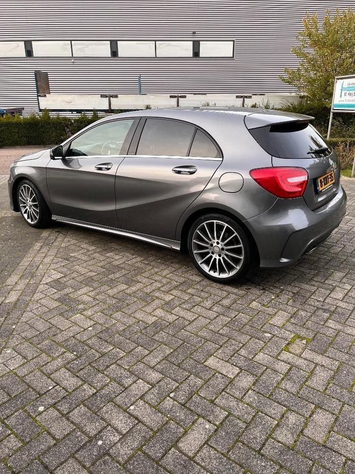 Mercedes-Benz A-Klasse A180 1.6 Blue EFF Aut7 2014 Grijs, Auto's, Mercedes-Benz, Particulier, A-Klasse, ABS, Airbags, Airconditioning