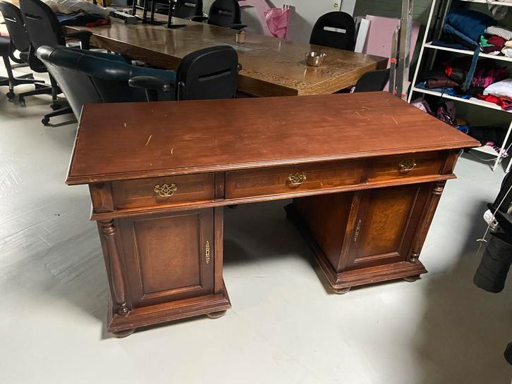 Vintage Houten Bureau met Lades, Huis en Inrichting, Bureaus, Gebruikt, Bureau, Ophalen