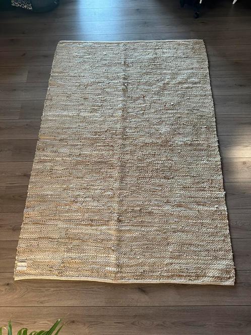 BLOMUS leren geknoopt gevlochten kleed 209x138cm beige zand, Huis en Inrichting, Stoffering | Tapijten en Kleden, Gebruikt, 100 tot 150 cm
