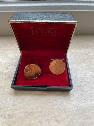 Mooie manchetknopen beschikbaar voor biedingen