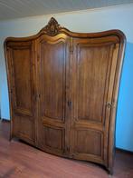 Kledingkast bombé met sierlijke lijnen en ornament, Ophalen