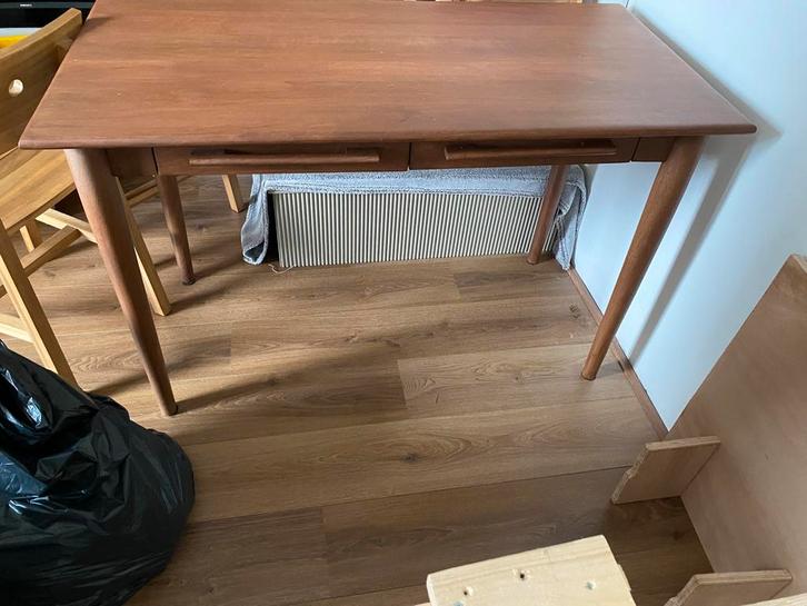 Massief houten bureau /tafel in Scandinavische vintage stijl, Huis en Inrichting, Tafels | Statafels, Gebruikt, Ophalen of Verzenden