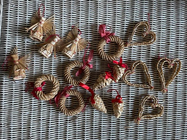 Mandje met 16 kersthangers van stro, Diversen, Kerst, Zo goed als nieuw, Ophalen of Verzenden