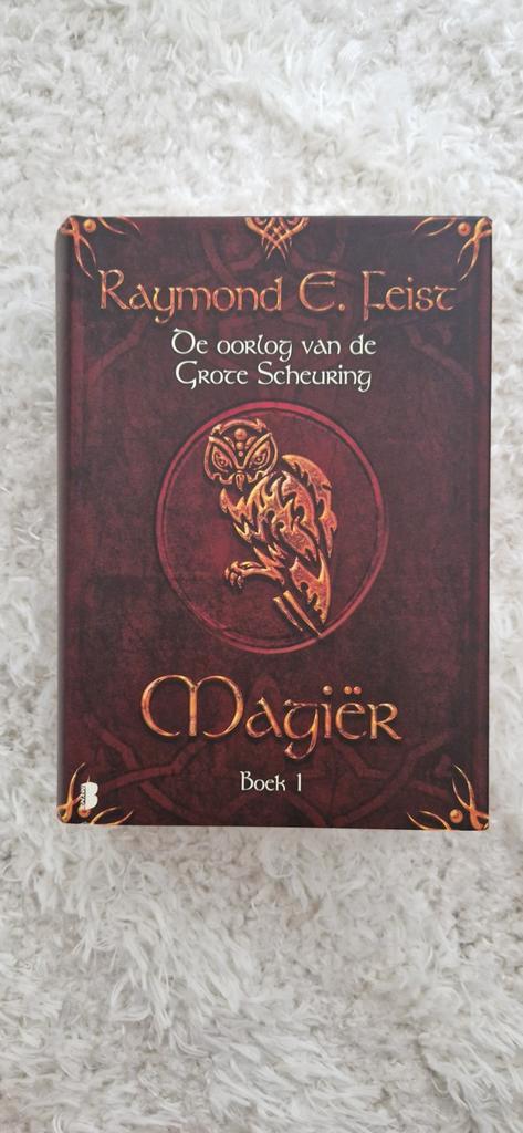 Magiër - Raymond E. Feist - Oorlog Grote Scheuring, Boeken, Fantasy, Ophalen