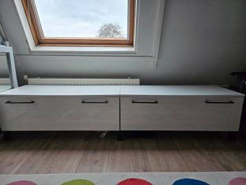 Tv Kast met kanteldeur,  wit met zwarte poten en handvaten 