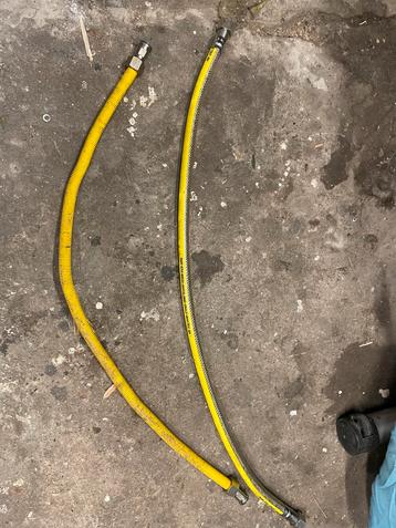 Gasslang 2 stuks beschikbaar voor biedingen