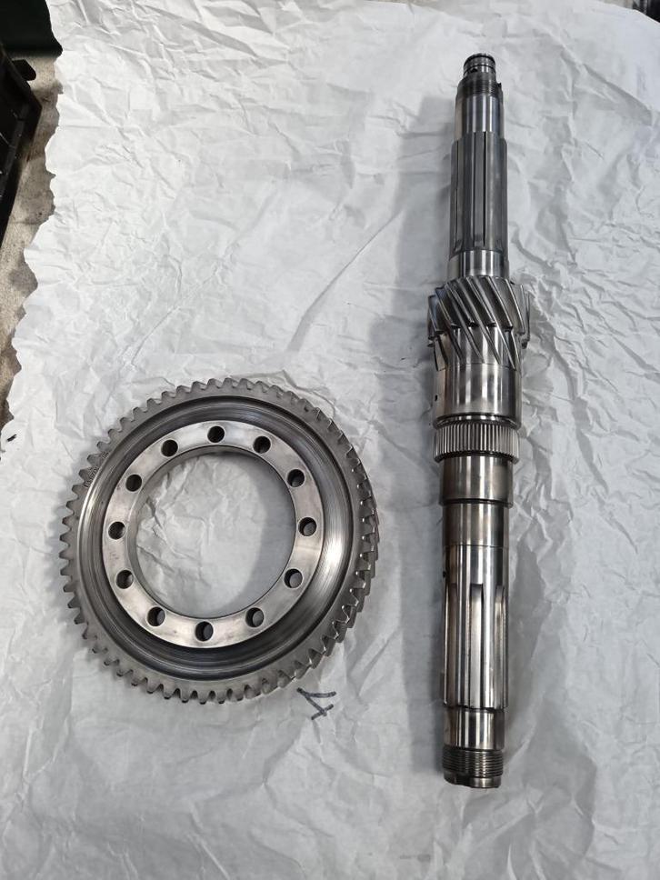Crown wheel and pinion for differential Ferrari 348, Auto-onderdelen, Transmissie en Toebehoren, Ferrari, Gebruikt, Verzenden