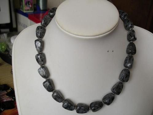 Een mooie Labradoriet edelstenen ketting, Sieraden, Tassen en Uiterlijk, Antieke sieraden, Ketting, Zilver, Met edelsteen, Verzenden