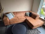 Hoekbank suède cognac-bruin, Huis en Inrichting, 250 tot 300 cm, Hoekbank, Zo goed als nieuw, Hoekbank suède cognac-bruin