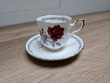 Royal Stafford Roses to Remember Kop en Schotel beschikbaar voor biedingen